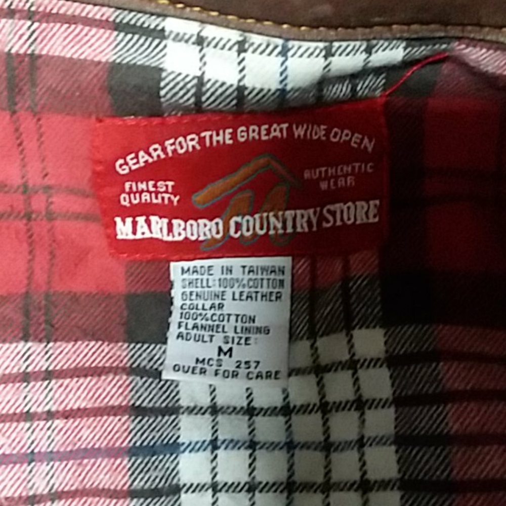 Jean jacket - Picture 2 of 7